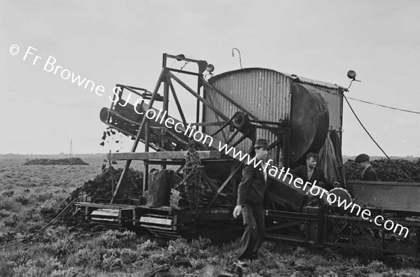 CLONSAST WINNING PEAT (TURF) BY MACHINE